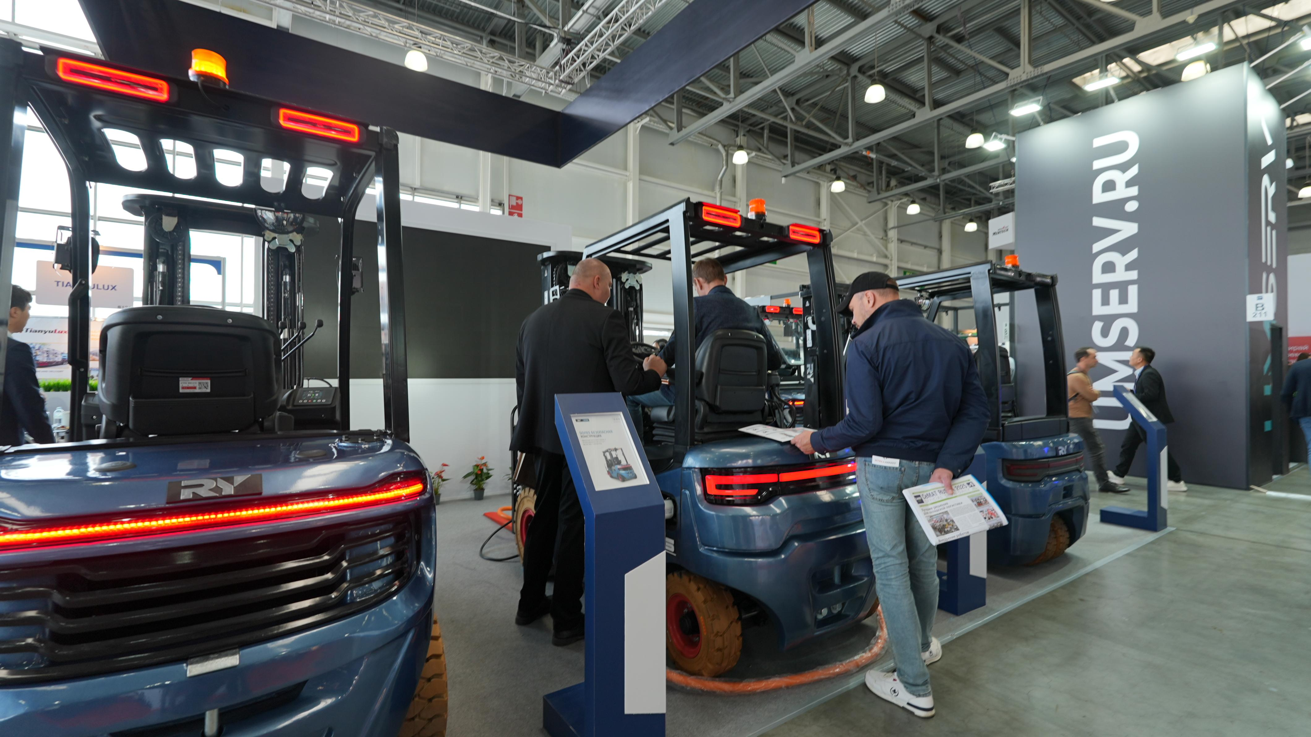 В центре внимания основные продукты, демонстрация технической мощи